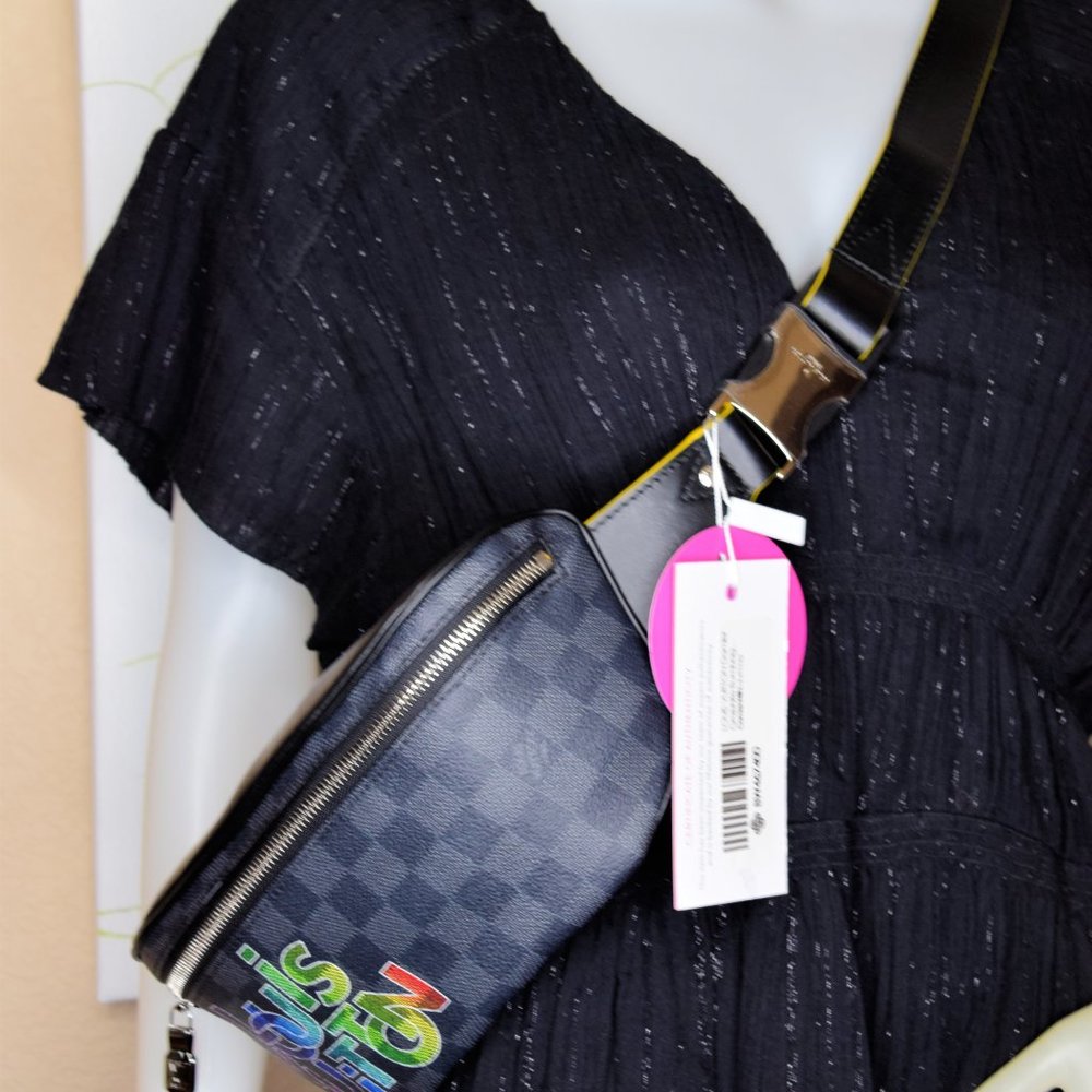 NEW UNUSED LOUIS VUITTON DAMIER GRAPHITE BUMBAG - Picture 2 of 15